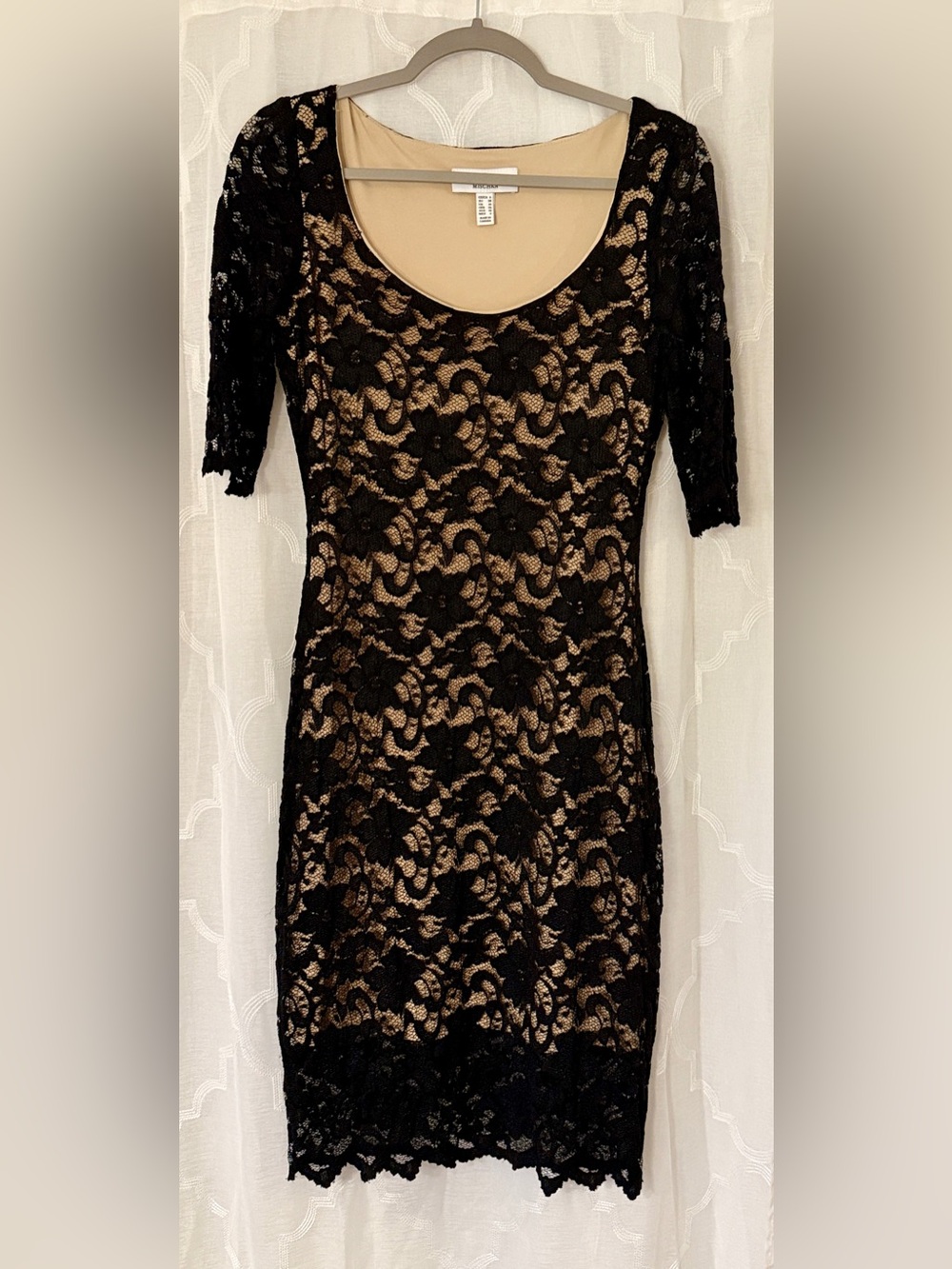 Belle Badgley Mischka Black Lace Sheath Cocktail Dress | US 6